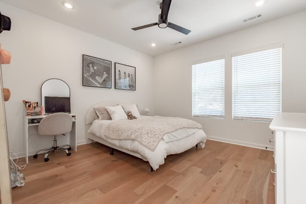 Jenkins Avenue — bedroom with vanity