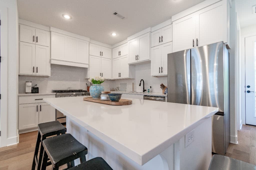 Jenkins Avenue — kitchen island with seating